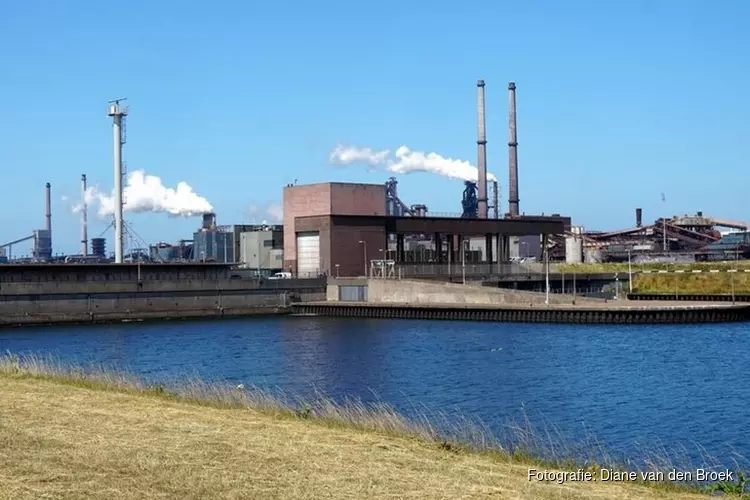 Grafiet vrijgekomen bij Tata Steel, bedrijf stuurt waarschuwingsbericht