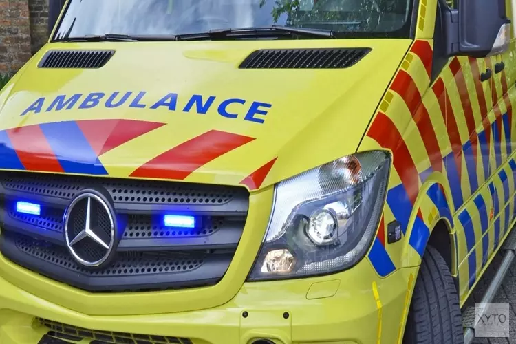 Man gewond door val in huis: traumaheli landt langs provinciale weg Velsen-Zuid