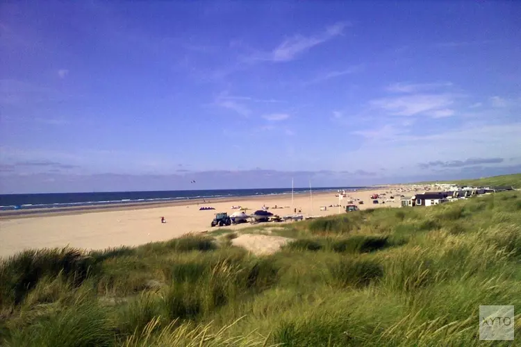 Ook veel internationale aandacht voor Brexit-uitzwaaimoment op strand Wijk aan Zee