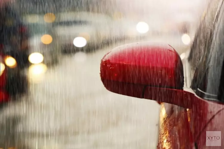 Regen en ochtendspits zorgen weer voor drukte op de weg