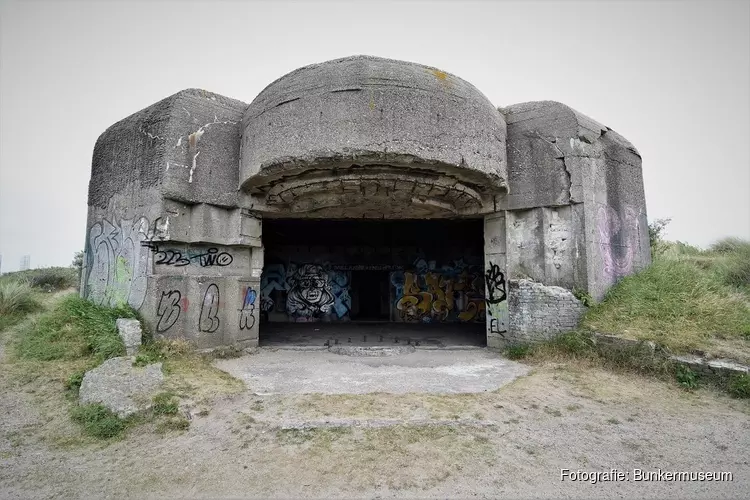 Buiten rondleiding Bunkers IJmuiden