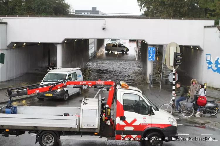 Regenval veroorzaakt wateroverlast in Beverwijk