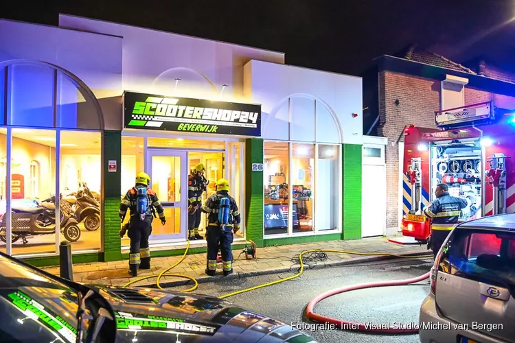 Brand in werkplaats van scootershop in Beverwijk