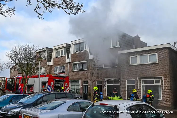 Katten gered bij woningbrand in Beverwijk