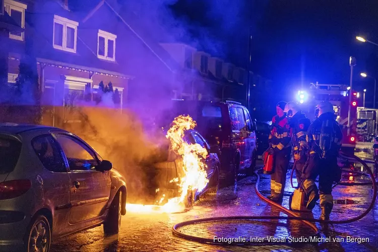 Getuigen autobrand gezocht