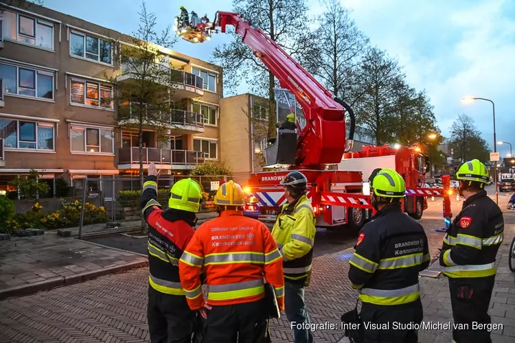 Gevaar na stormschade aan appartementencomplex Kees Delfsweg Beverwijk
