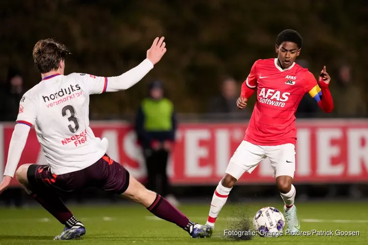 Jong AZ ontdoet zich van Telstar