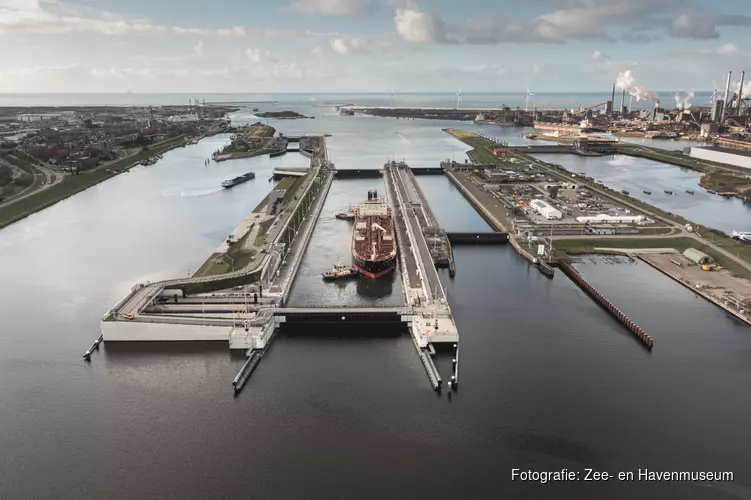 ‘Op de sluizen van IJmuiden’