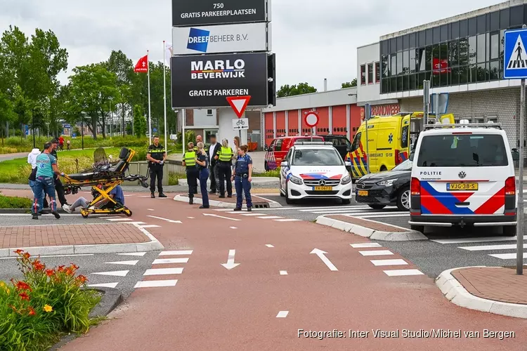 Twee personen naar het ziekenhuis na aanrijding in Beverwijk