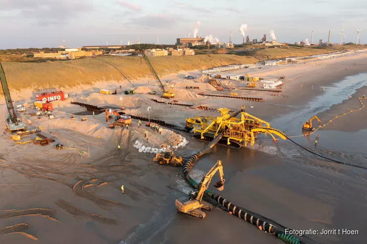 Tweede zeekabel van TenneT voor aansluiting windparken op zee ingetrokken en begraven
