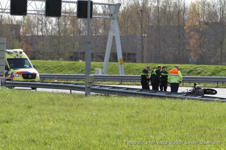 Motorrijder gewond na ongeluk op A9 bij Wijkertunnel