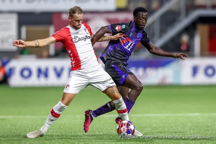 Bliksemstart bezorgt FC Emmen zege op Telstar