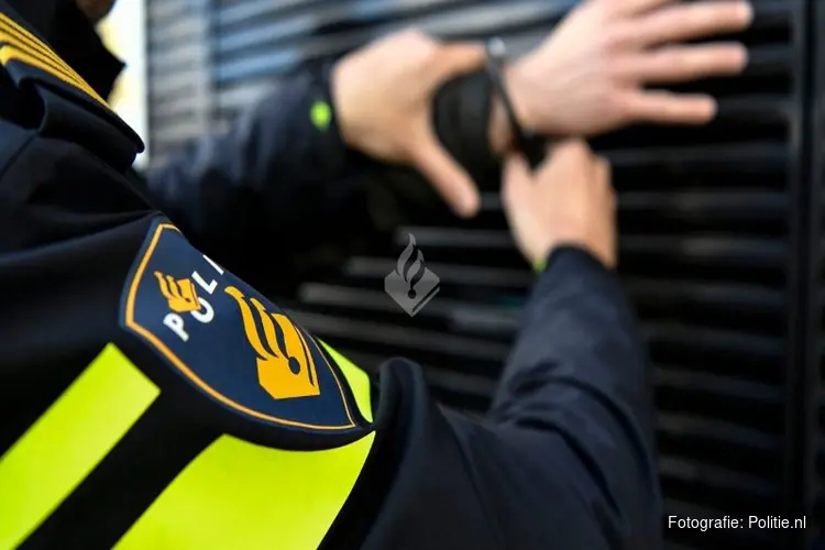 Politie verricht aanhouding na straatroof in Beverwijk