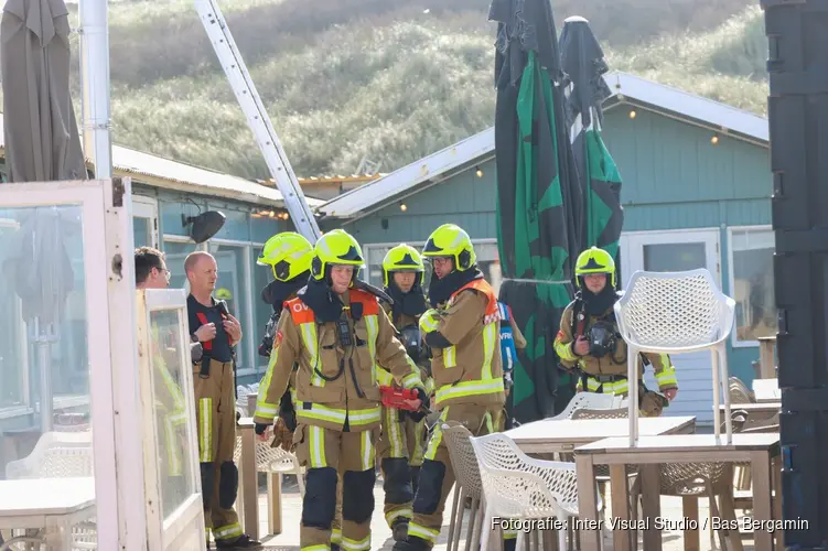 Brand in strandtent in Wijk aan Zee