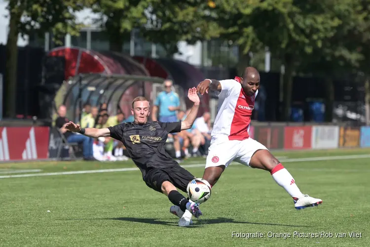 DEM legt het weer af tegen Ajax-amateurs