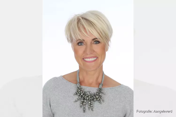 Dana Winner uit haar bewondering