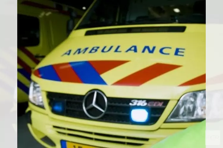 Motoragent gewond na botsing met auto